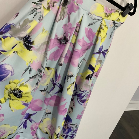 NWOT BOOHOO blue floral skirt - Picture 5 of 5